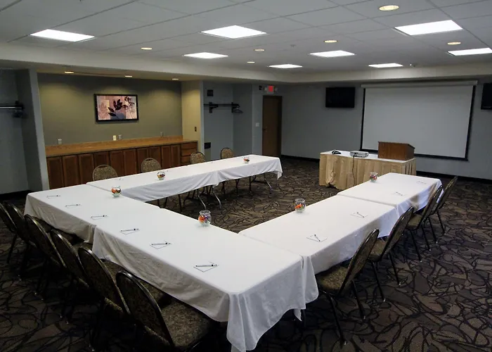 Expressway Hotel Fargo